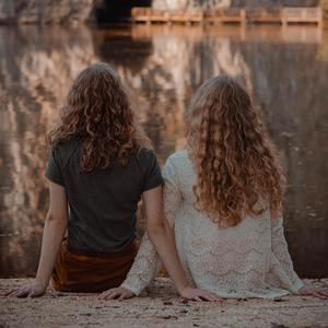 国色天香一卡2卡三卡4卡在线
